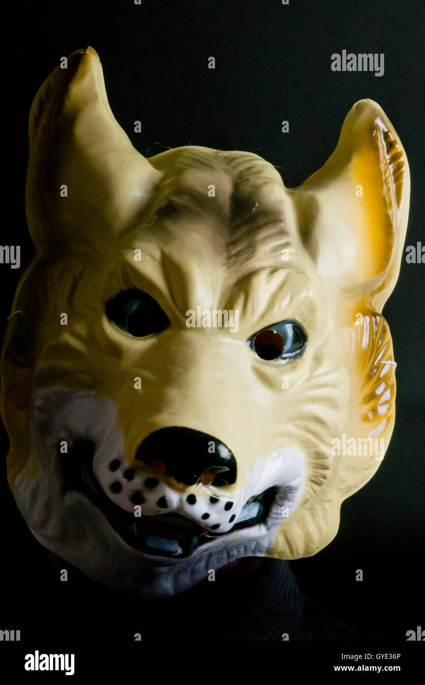 homme aux loups masqués Banque D'Images