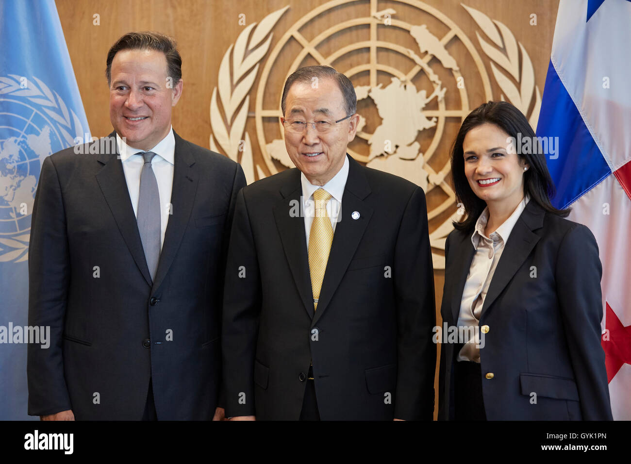 Le Secrétaire Général des Nations Unies (C), Ban Ki-moon, a rencontré aujourd'hui M. (L) Juan Carlos Varela Rodriguez, président, République du Panama. (Photo byMark J Sullivan/Pacific Press) Banque D'Images