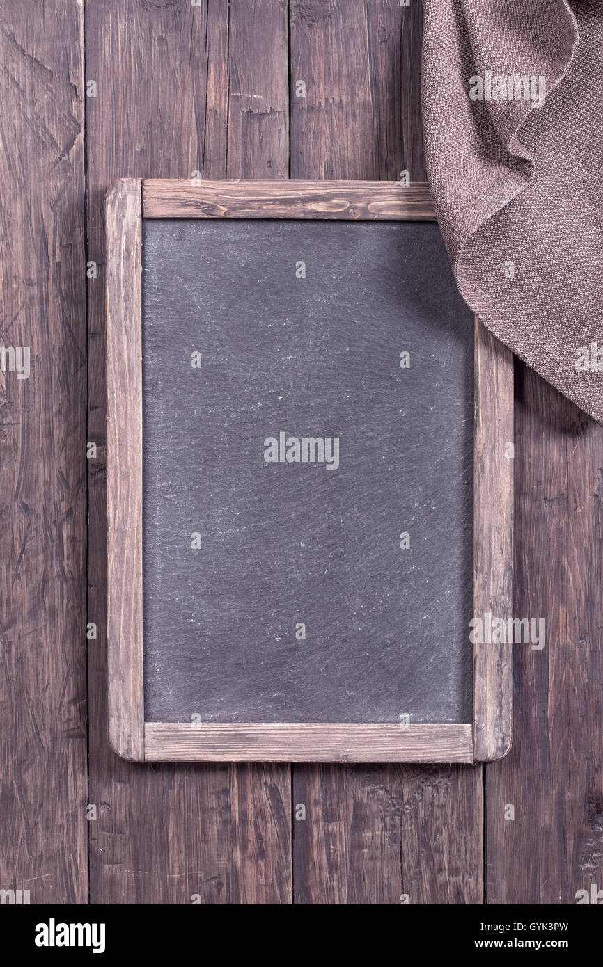 Menu vide rustique avec tableau noir serviette Photo Stock - Alamy