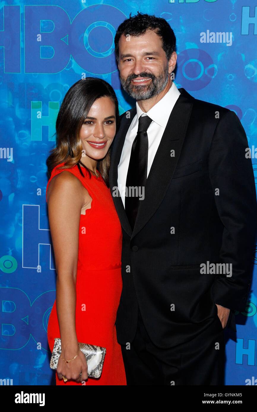 Greg yaitanes and sheena zadeh Banque de photographies et d’images à haute résolution Alamy