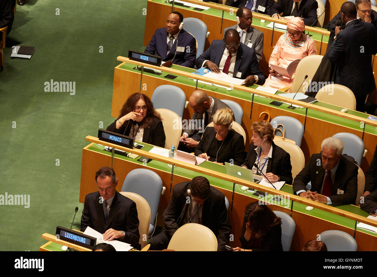 New York, USA. 19 Septembre, 2016. Organisation DES NATIONS UNIES, New York - Lundi 19 septembre 2016 - les dirigeants du monde se sont réunis à l'Assemblée générale des Nations Unies aujourd'hui d'adopter la Déclaration de New York pour les réfugiés et les migrants qui exprime la volonté politique des dirigeants du monde à protéger les droits des réfugiés et des migrants, de sauver des vies et à partager la responsabilité de grands mouvements à l'échelle mondiale. Credit : Mark Sullivan/Alamy Live News Banque D'Images