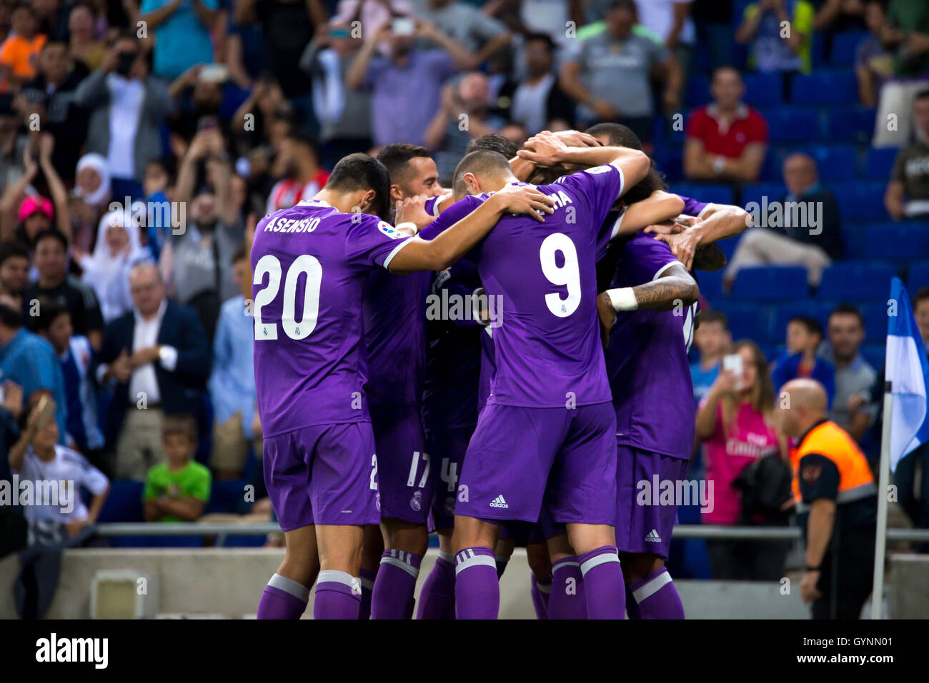 Barcelone - 18 SEPT : les joueurs du Real Madrid célébrer un but au match de la Liga entre l'Espanyol et Real Madrid CF à RCDE Stadium le 18 septembre 2016 à Barcelone, Espagne. Crédit : Christian Bertrand/Alamy Live News Banque D'Images