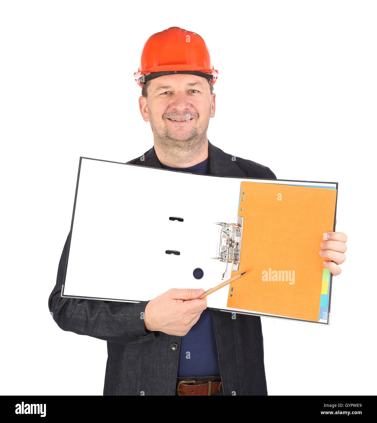 Worker in hard hat avec dossier ouvert. Banque D'Images