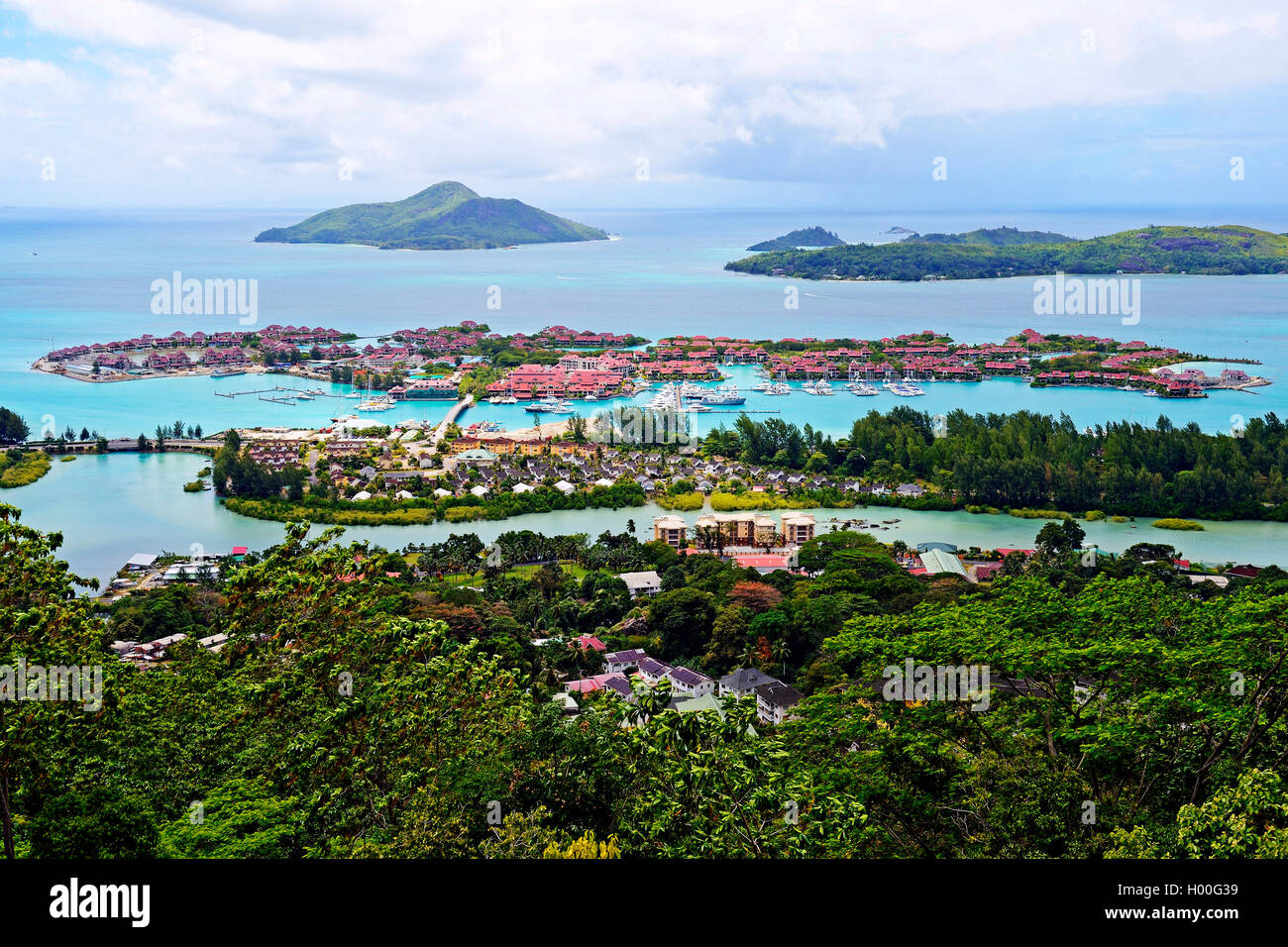 Avis sur l'Eden artificiel en face de l'île de Mahe, Seychelles, Mahe Banque D'Images