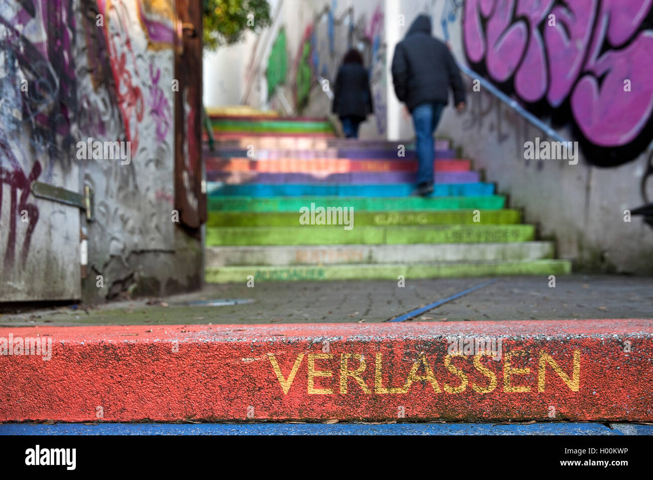 Le mot "compter sur l' on colorful perron, Scala, Holsteiner Treppe, Allemagne, Rhénanie du Nord-Westphalie, région du Bergisches Land, à Wuppertal Banque D'Images