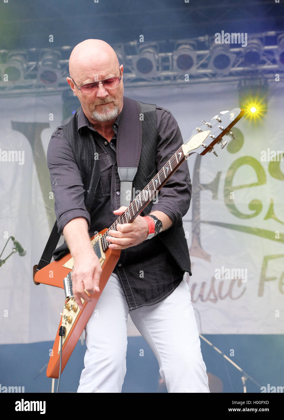 Andy Powell de Wishbone Ash restauration à Weyfest, Farnham, Surrey, Royaume-Uni. Le 20 août 2016. Banque D'Images
