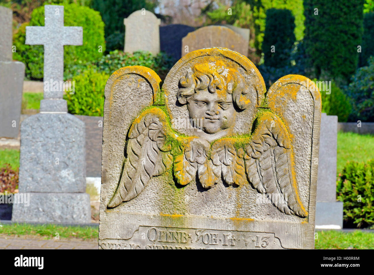 Vieille pierre tombale sur un cimetière, l'Allemagne, l'Wasserhorst Bremen-Lesum, Banque D'Images