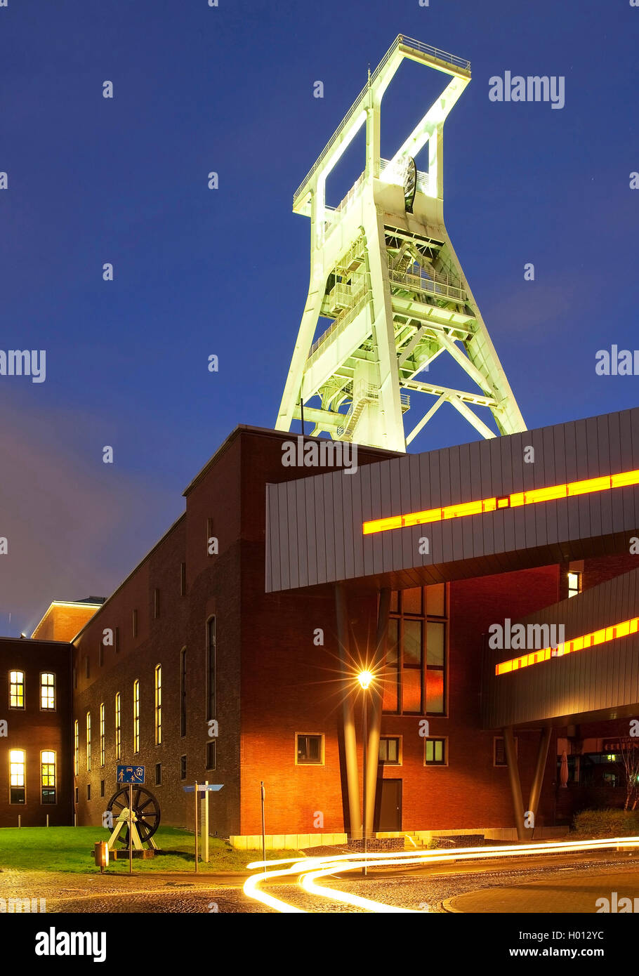 Musée allemand de la mine dans la soirée, l'Allemagne, en Rhénanie du Nord-Westphalie, région de la Ruhr, Bochum Banque D'Images