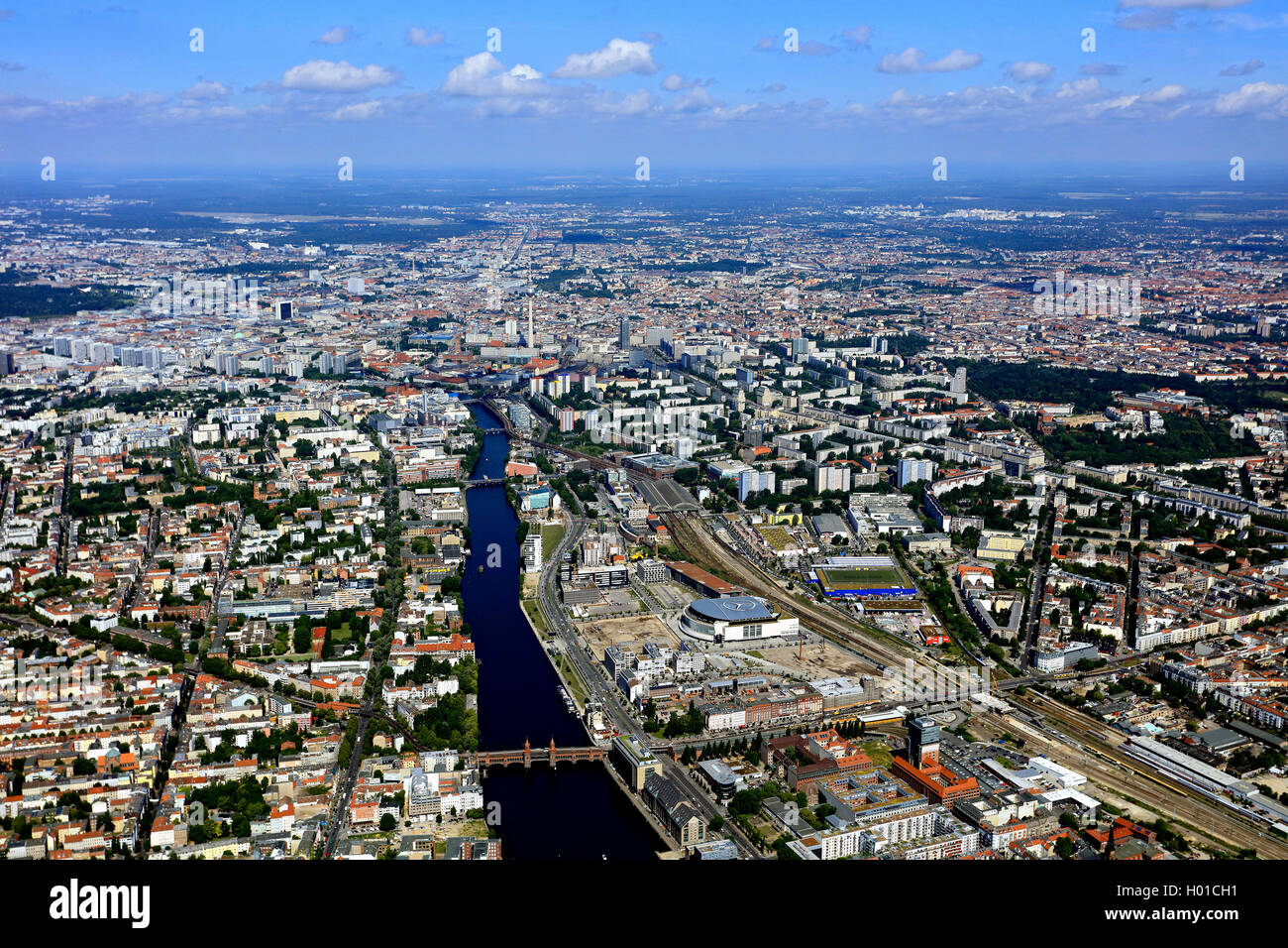 Oberbraum pont sur la Spree, vue en direction de Berlin-Mitte, 20.06.2016, vue aérienne, l'Allemagne, Berlin Banque D'Images