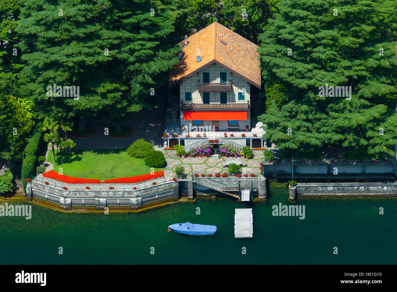 Italie, Lombardie, Lac de Côme, Laglio, villa (vue aérienne) Banque D'Images