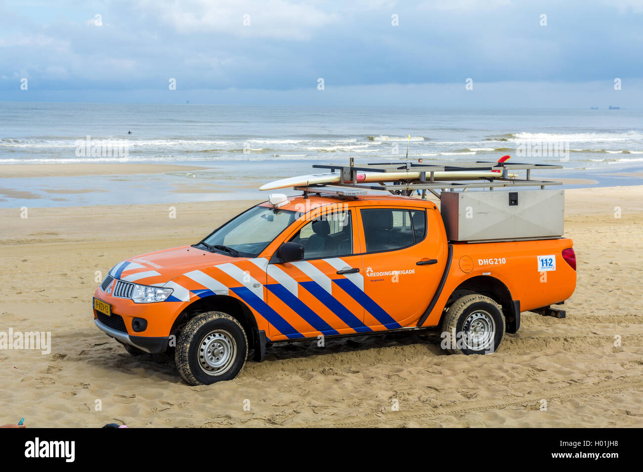 Kijkduin beach, les Pays-Bas - 17 septembre 2016 : surf life saving véhicule sur la plage Banque D'Images