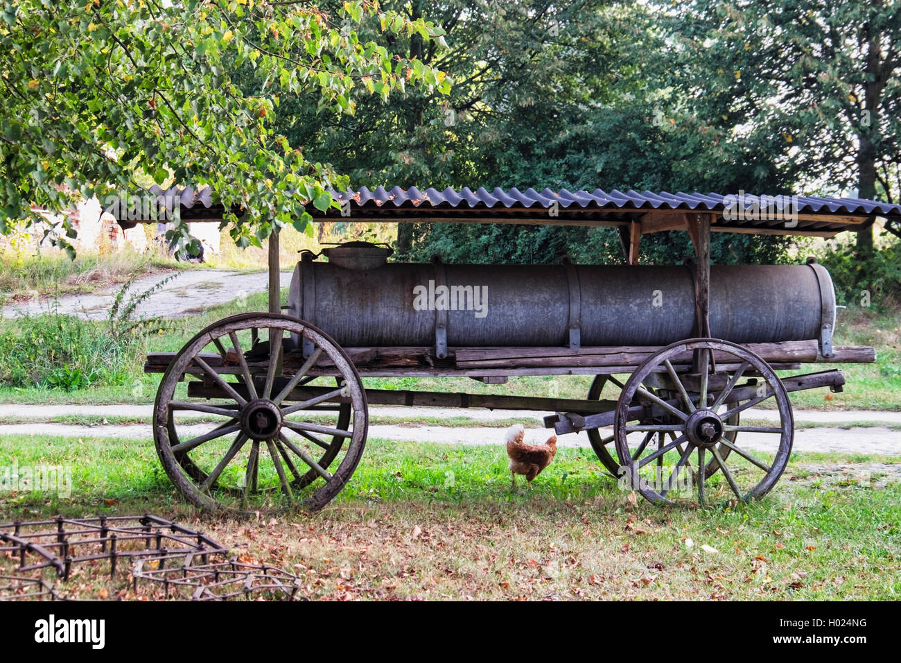 Chariot à eau restauré ancienne Boltenhof Gut Hotel & farm, Brandenburg, Allemagne Banque D'Images