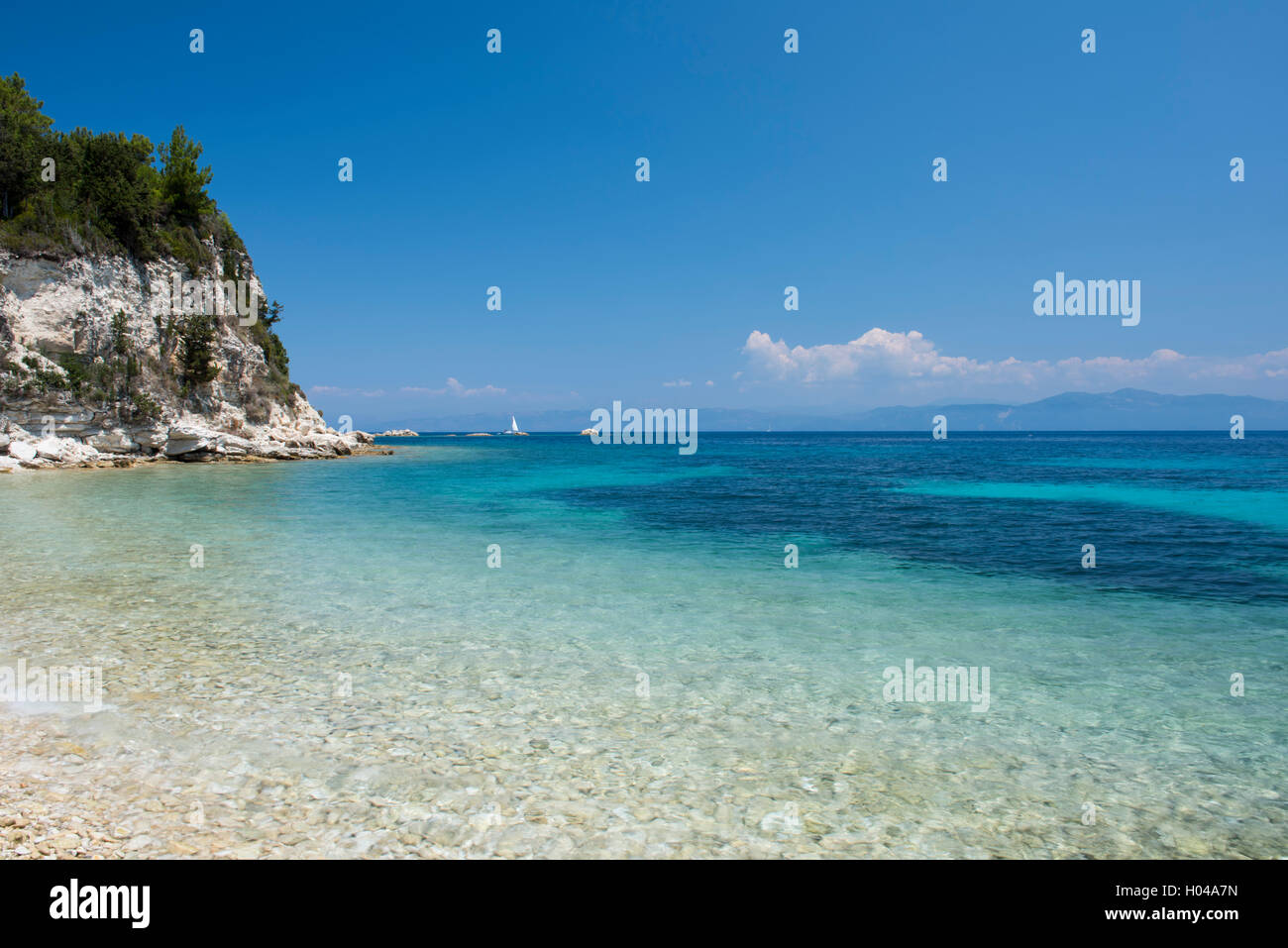 Scenic Kipos Beach sur la côte est de Paxos, îles Ioniennes, îles grecques, Grèce, Europe Banque D'Images