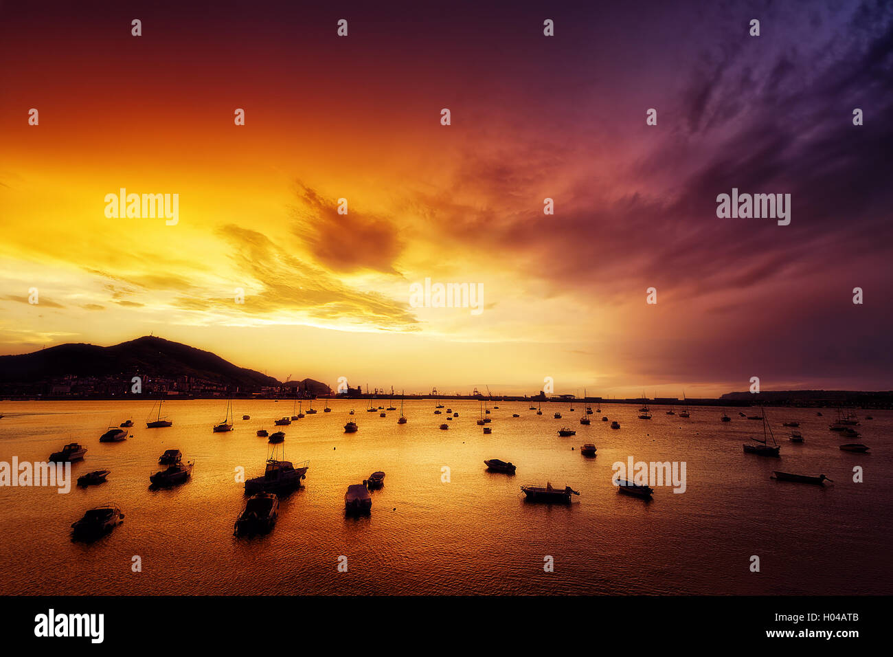 Bateaux dans la soirée à Getxo Banque D'Images