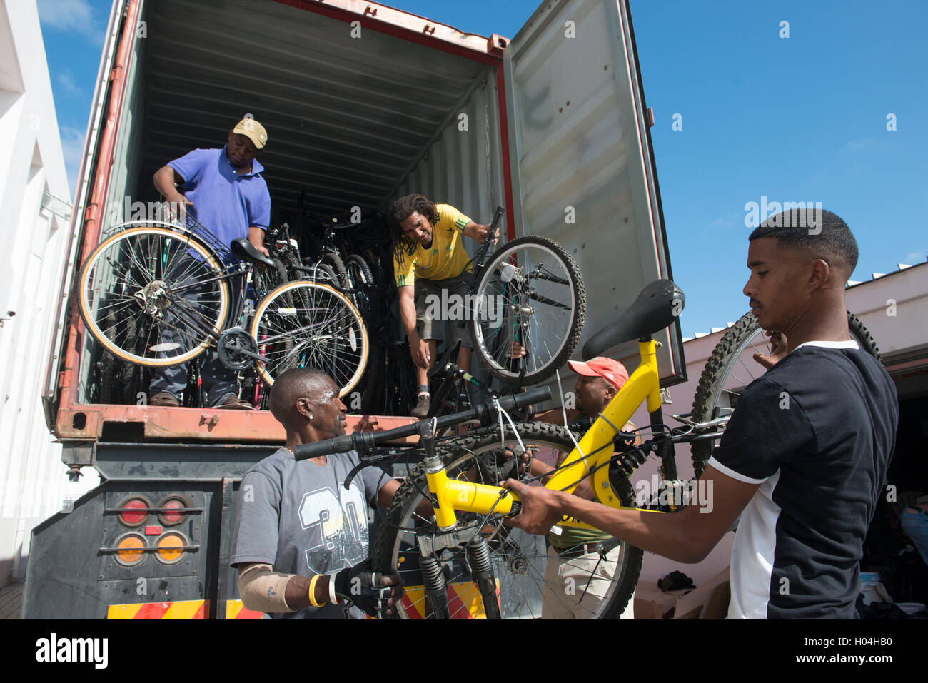 Location de bicyclettes de la mécanique a fait don d'un conteneur, Le Cap, Afrique du Sud Banque D'Images