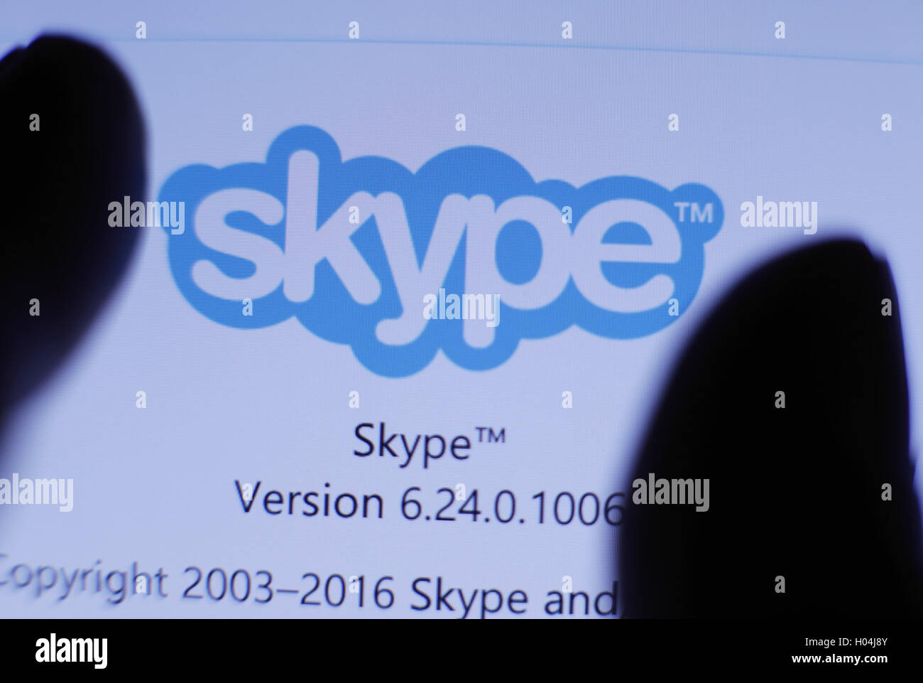 L'application Skype sur un écran de tablette, que Microsoft - qui a acheté la compagnie en mai 2011 - est réglé pour fermer le bureau de Londres de sa filiale Skype. Banque D'Images