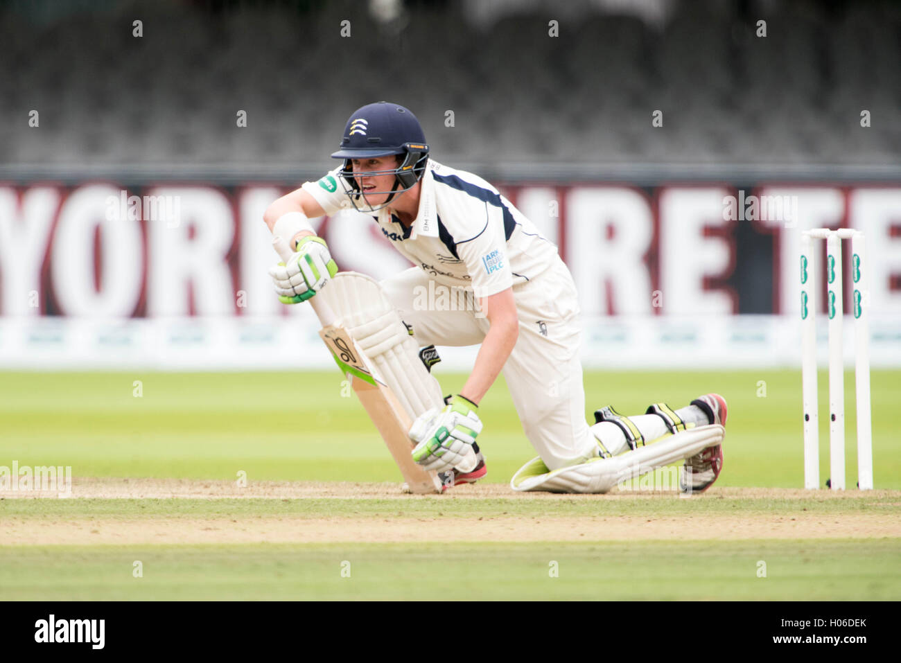 Londres, Royaume-Uni. 20 Sep, 2016. Nick Gubbins de Middlesex chauves-souris sur le premier jour de la Division du Championnat du comté de Specsavers un match entre Middlesex et le Yorkshire du Lords le 20 septembre 2016 à Londres, en Angleterre. Crédit : Michael Jamison/Alamy Live News Banque D'Images