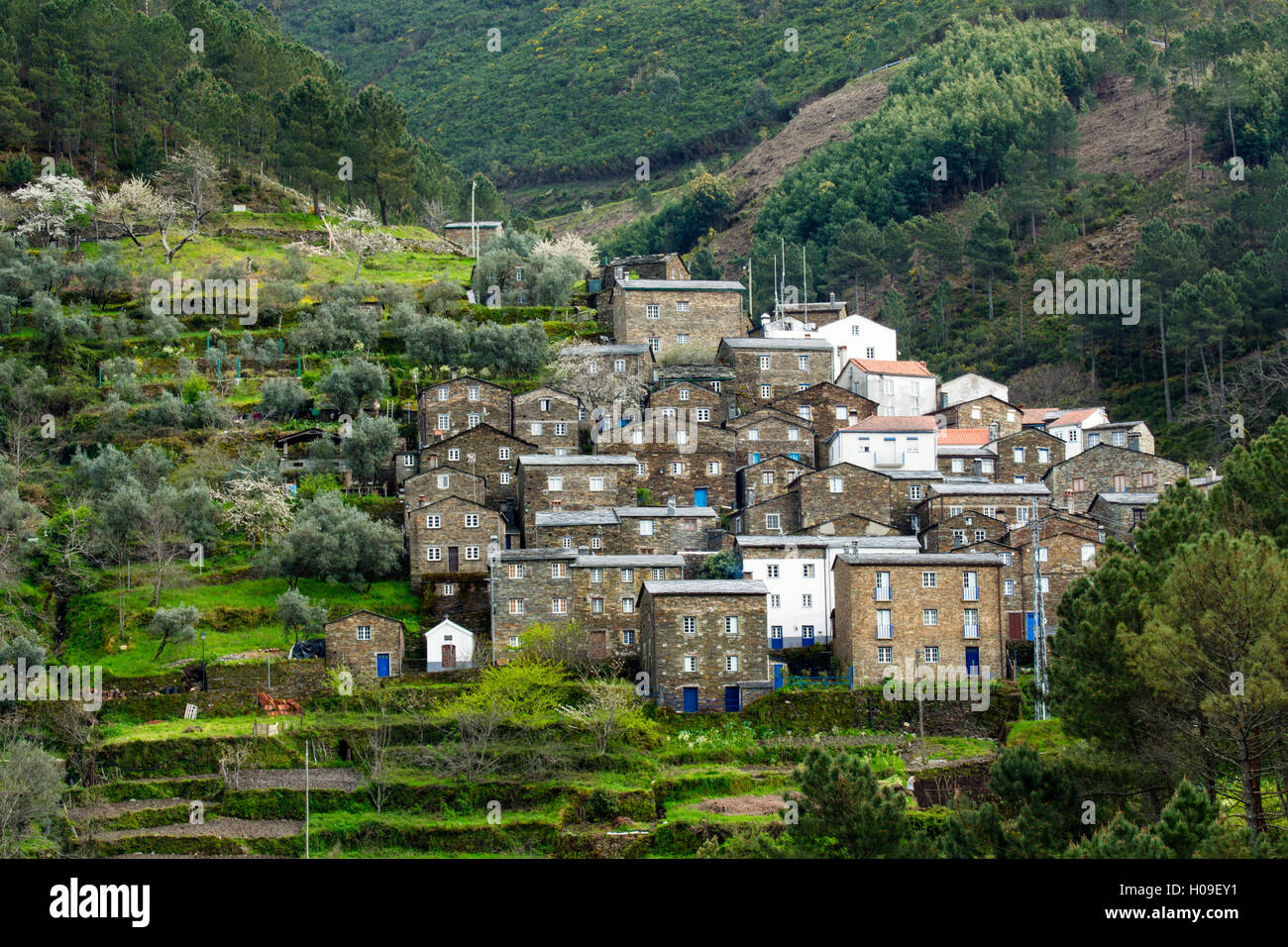 Le village médiéval de Piodao dans la Serra da Estrela, Piodao, district de Coimbra, Beira, Portugal, Europe Banque D'Images