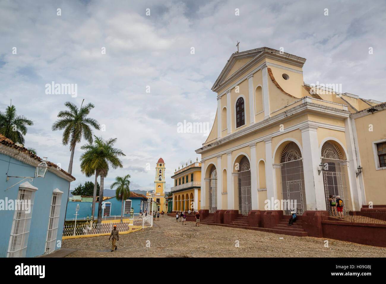 Plaza Mayor à l'Iglesia Parroquial de la Santisima Trinidad et le Musée national de la Lucha, Trinidad, Cuba, l'UNESCO Banque D'Images