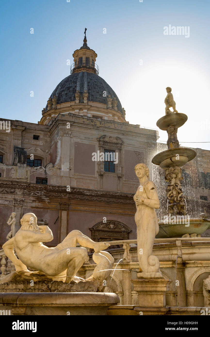 Sculptures de la fontaine de la Piazza Pretoria Pretoria à Palerme, Sicile, Italie, Europe Banque D'Images