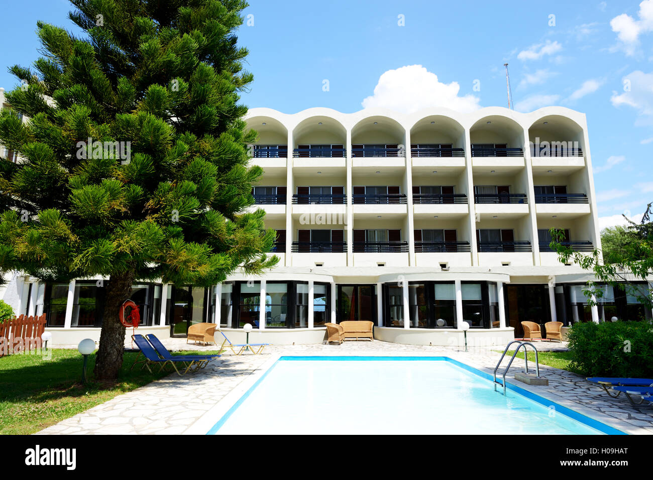 La piscine de l'hôtel de luxe, l'île de Corfou, Grèce Banque D'Images