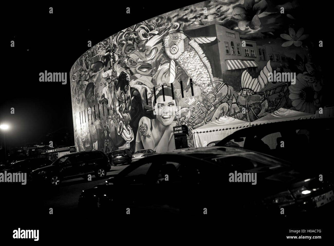 Les graffitis à Beyrouth - Liban / Beyrouth - Biel, Beyrouth, mai 2015. Nuit-club qui s'appelle l'un, couvert par le graffiti artistes (de l'extérieur). - Bilal Tarabey / Le Pictorium Banque D'Images