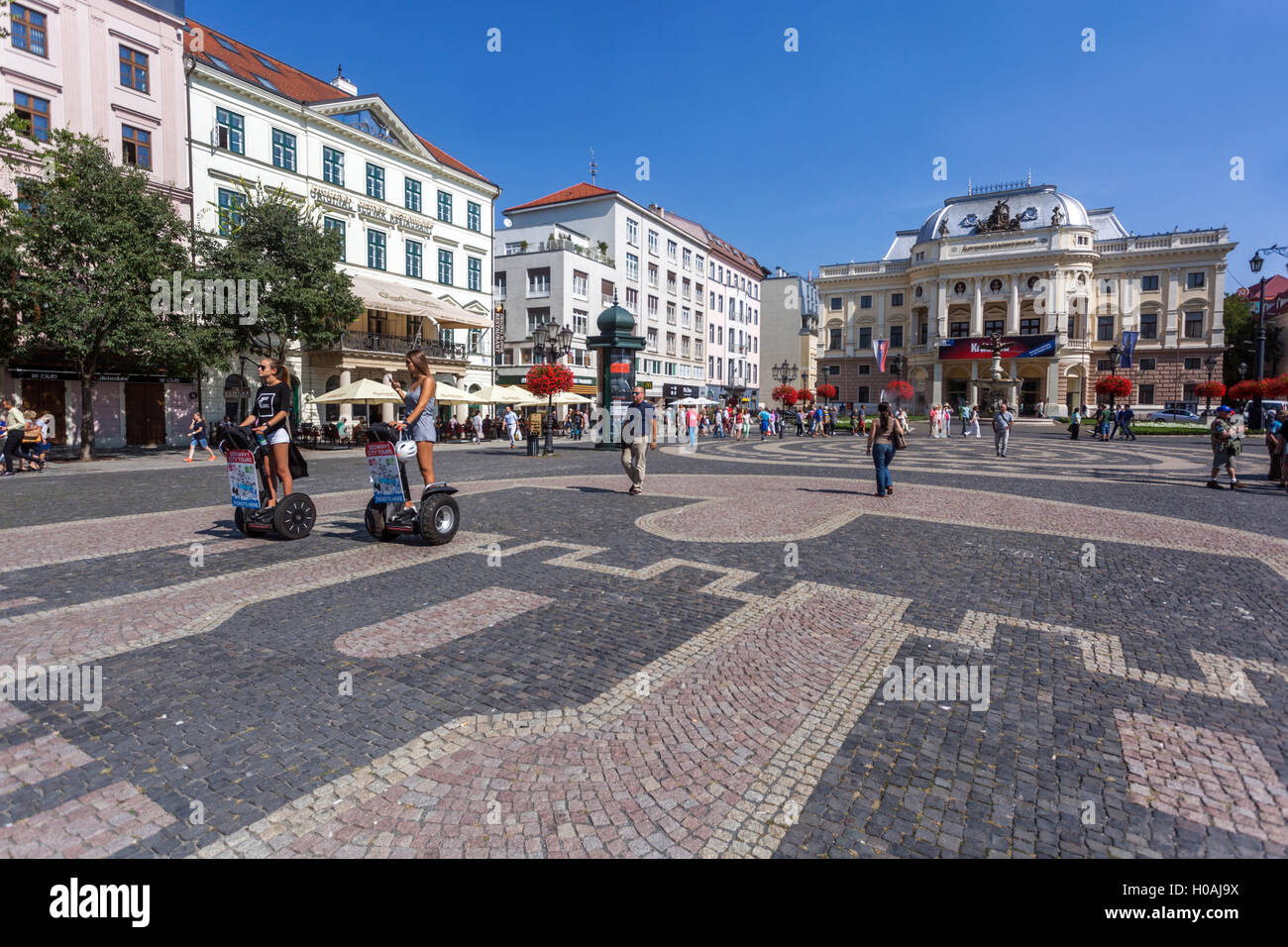 Bratislava, Slovaquie, Europe, l'ancien bâtiment du Théâtre National Slovaque sur place Hviezdoslav dans Old Town Banque D'Images
