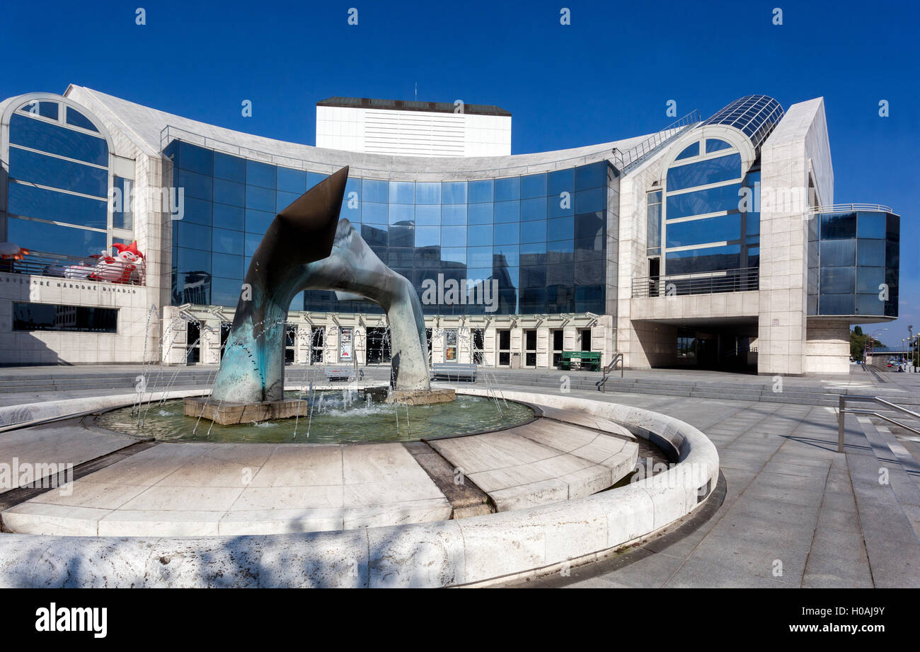 Nouveau bâtiment du Théâtre National Slovaque, Centre Eurovea comprenant salon, Bratislava, Slovaquie, Europe Banque D'Images