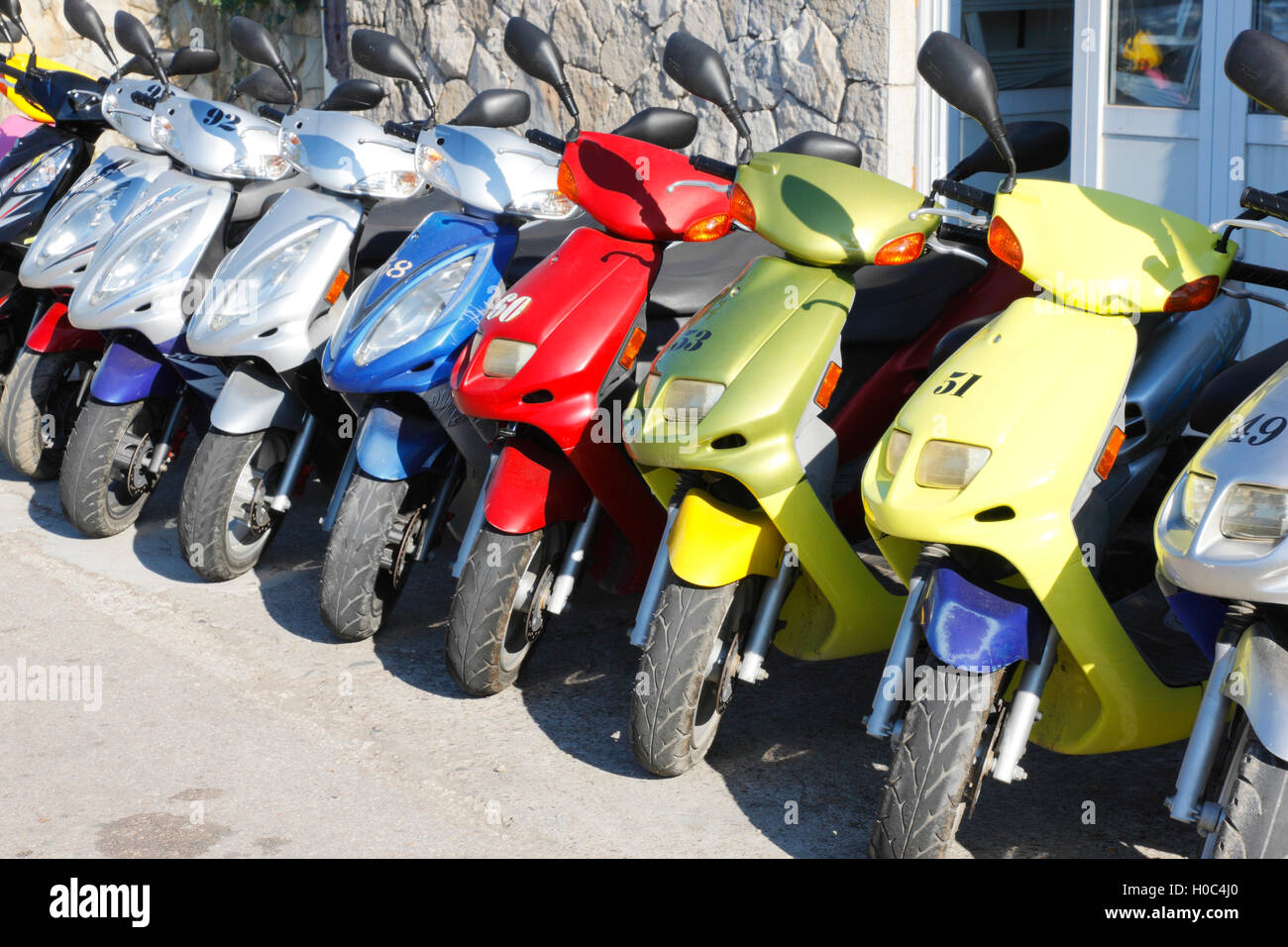Location de scooter sur l'île de Mljet Banque D'Images