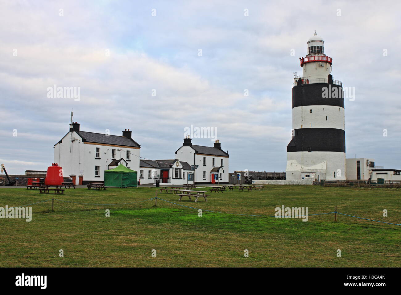 Phare de la tête crochet crochet, comté de Wexford, Irlande - HDR Banque D'Images