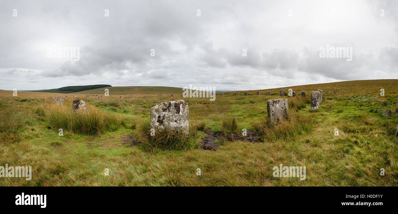 Une vue panoramique de la Gray Wethers Stone Circle près de Postbridge dans une partie reculée du parc national de Dartmoor dans le Devon Banque D'Images