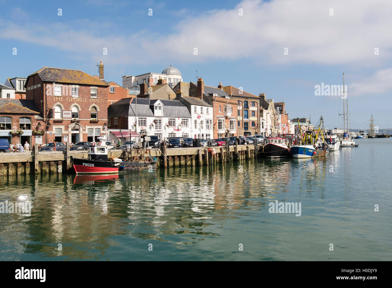 Bateaux de pêche amarré à Custom House Quay à Weymouth avant-port. Melcombe Regis, Weymouth, Dorset, Angleterre, Royaume-Uni, Angleterre Banque D'Images