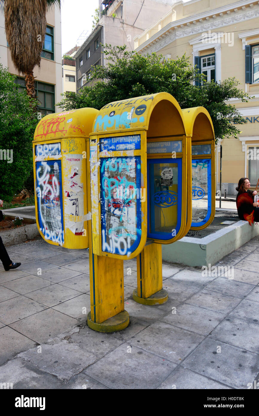 Telefonzellen, Strassenszene, Athènes, Grèce. Banque D'Images