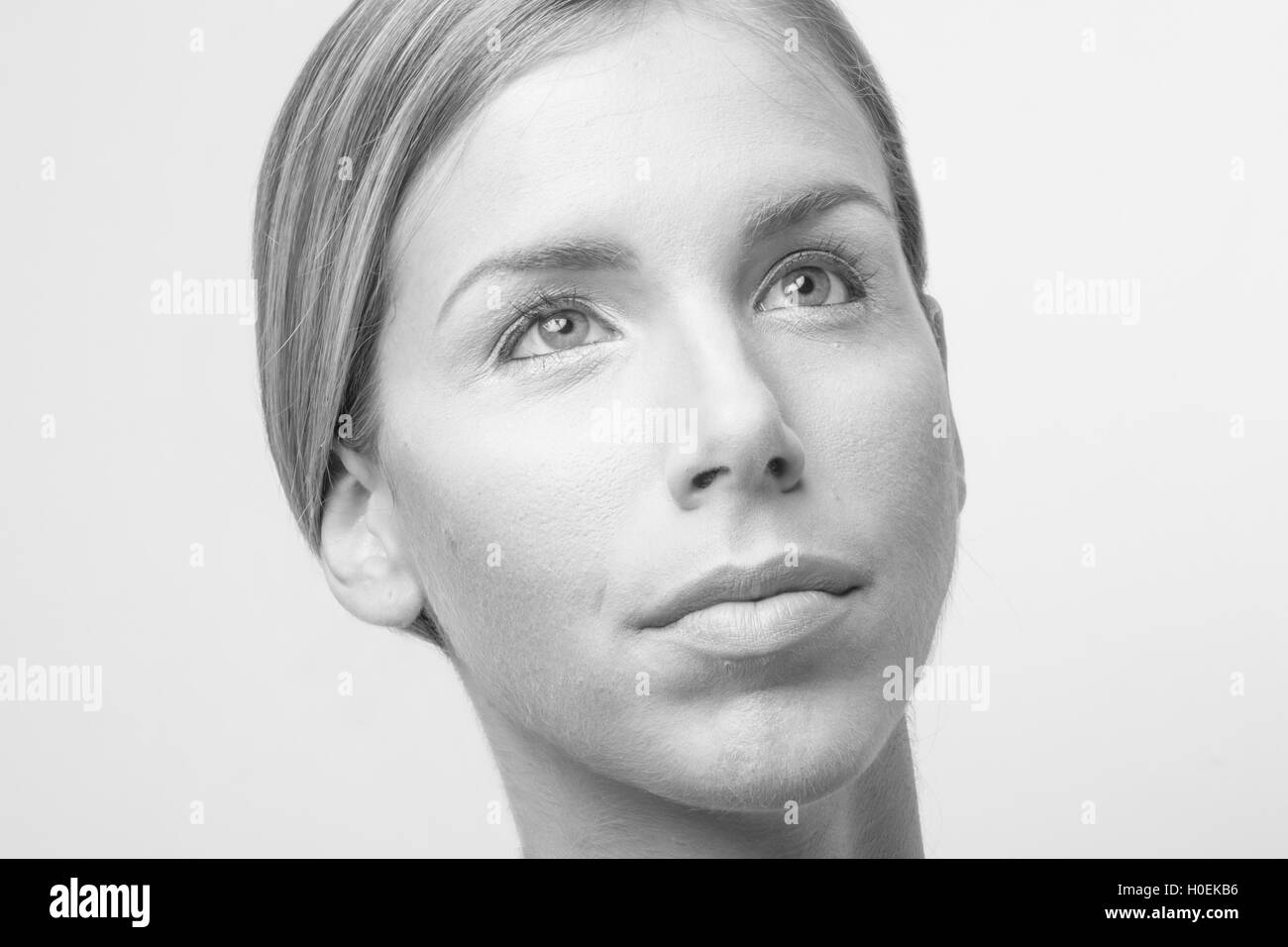 Intitulé face beauty young woman portrait noir et blanc Banque D'Images