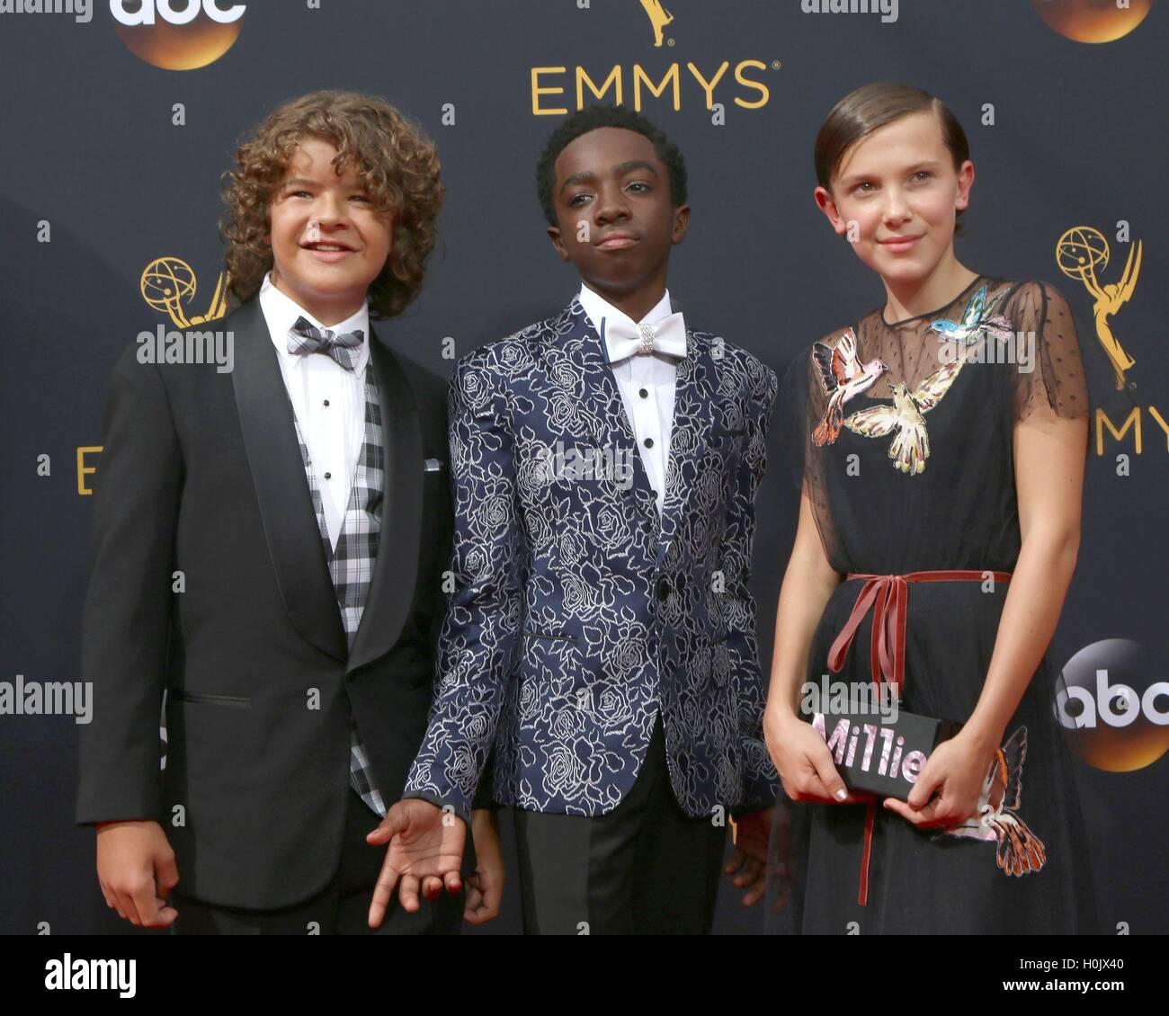 Los Angeles, CA, USA. 18 Sep, 2016. Gedichten Matarazzo, Caleb McLaughlin, Millie Bobby Brown aux arrivées pour la 68e Primetime Emmy Awards annuels 2016 - Arrivées 3, Microsoft Theatre, Los Angeles, CA Septembre 18, 2016. © Priscille Grant/Everett Collection/Alamy Live News Banque D'Images