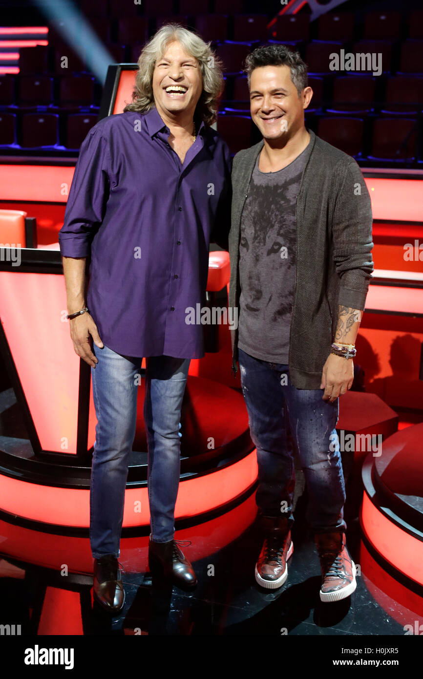 Alejandro Sanz y José Mercé durante la presentación de la nueva temporada del programa 'La Voz' en Madrid. 05/08/2016 Banque D'Images