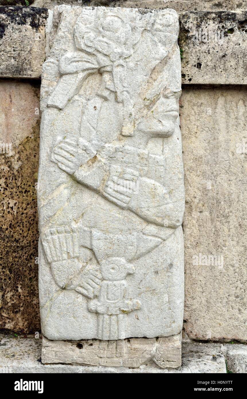 Guerriers, bas-relief, les ruines mayas de Palenque, Chiapas, Mexique Banque D'Images