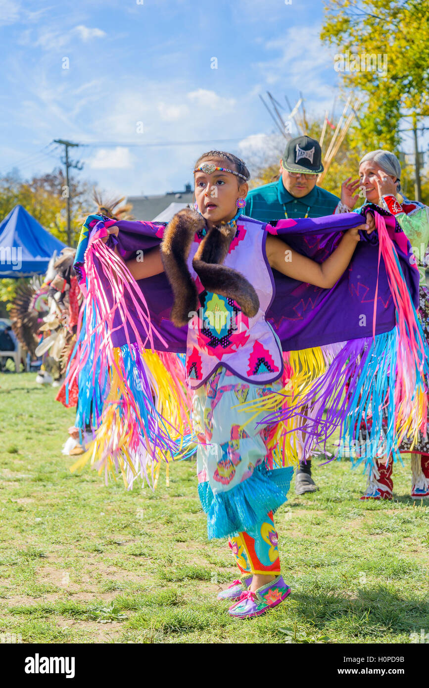 Les Premières Nations danseur, DTES Pow-wow et à la célébration culturelle, Oppenheimer Park, Vancouver, British Columbia, Canada Banque D'Images