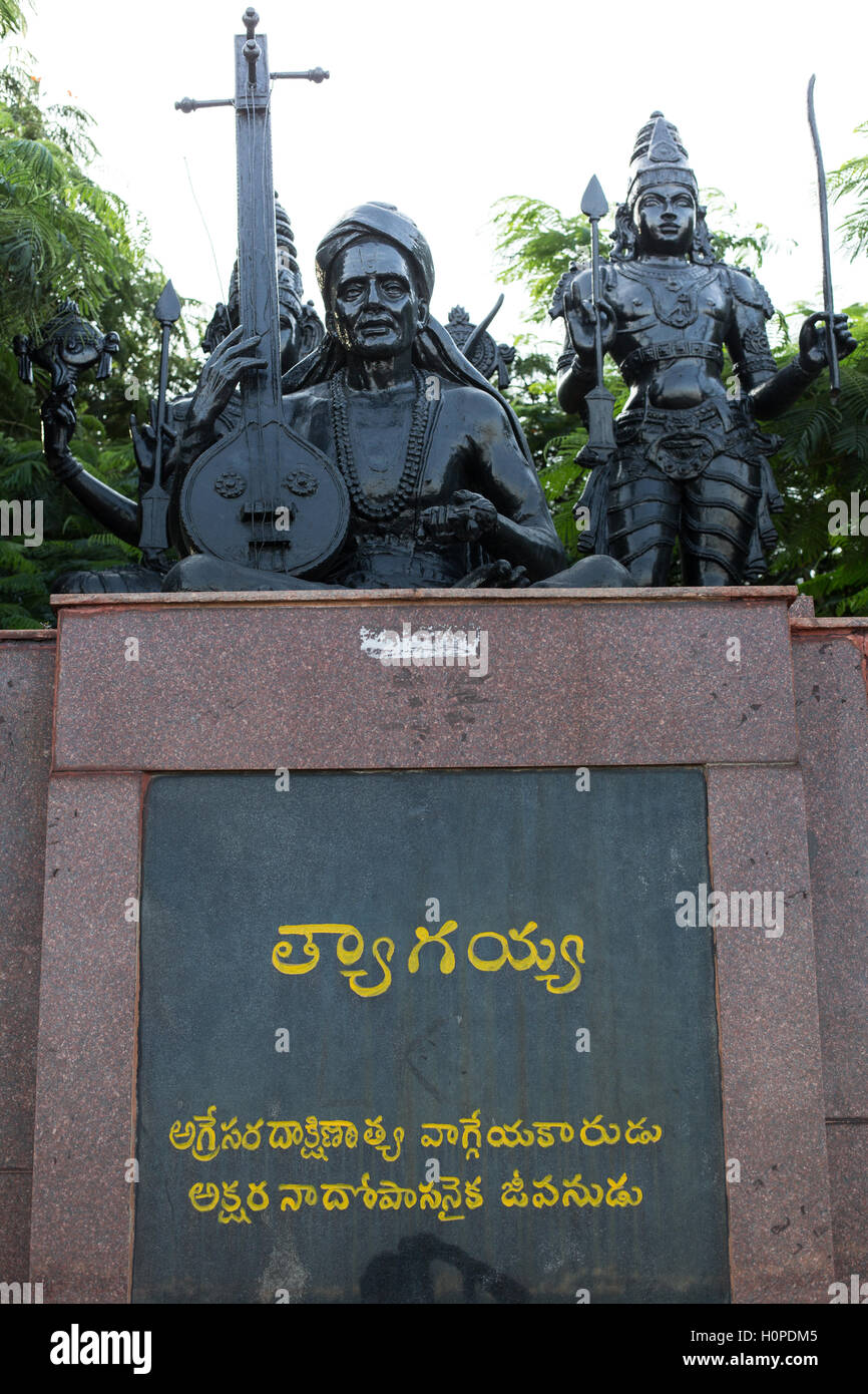 Statues sur Tankbund Tank Bund Road à Hyderabad, Inde Banque D'Images