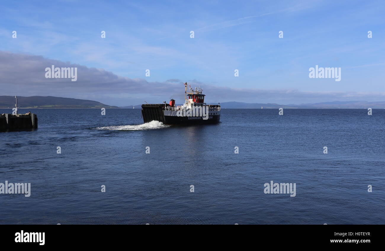 Ferry calmac loch tarbet lochranza mv au départ de l'île d'arran en Écosse 30 septembre 2016 Banque D'Images