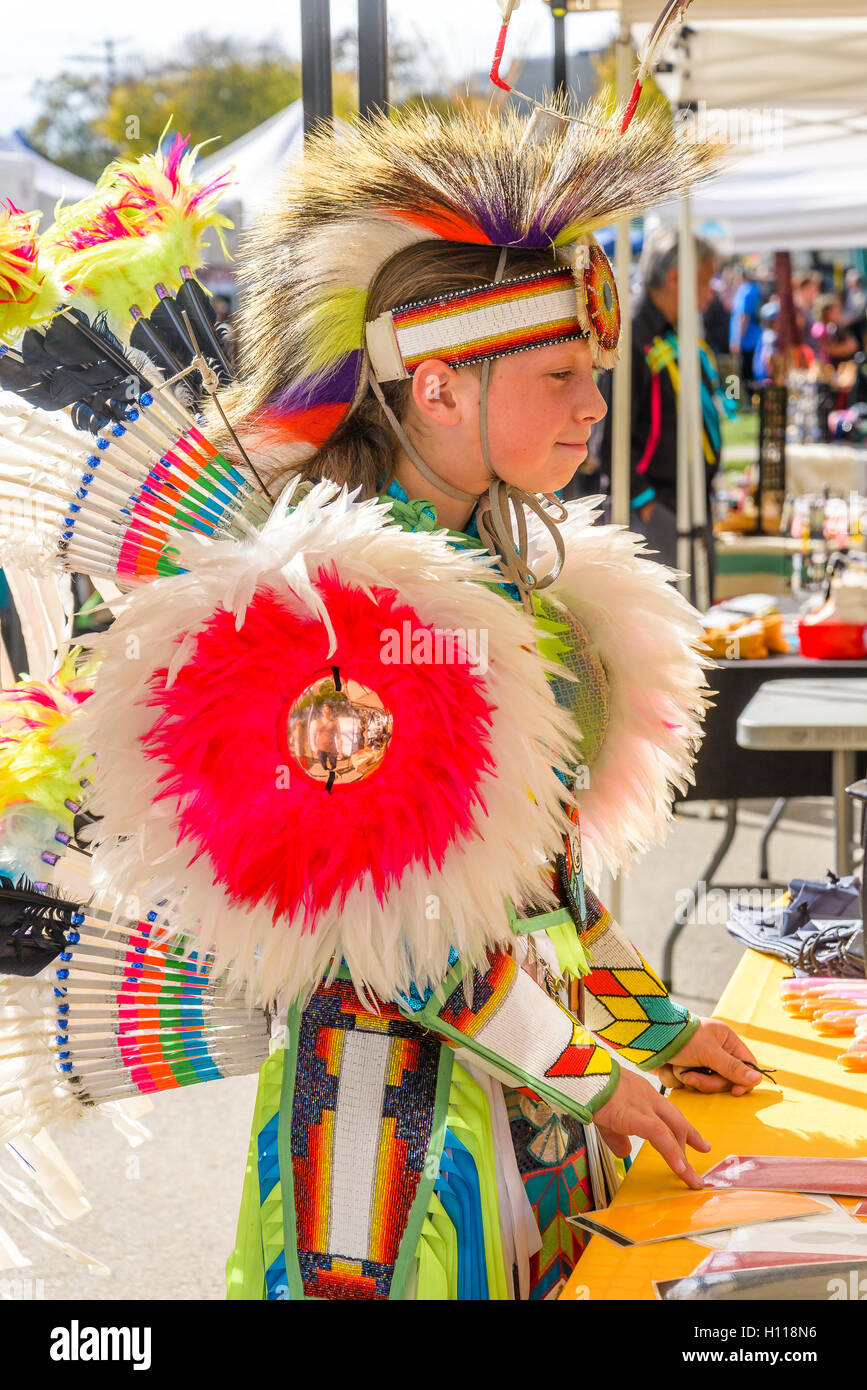 Les Premières Nations danseur, DTES Pow-wow et à la célébration culturelle, Oppenheimer Park, Vancouver, British Columbia, Canada Banque D'Images