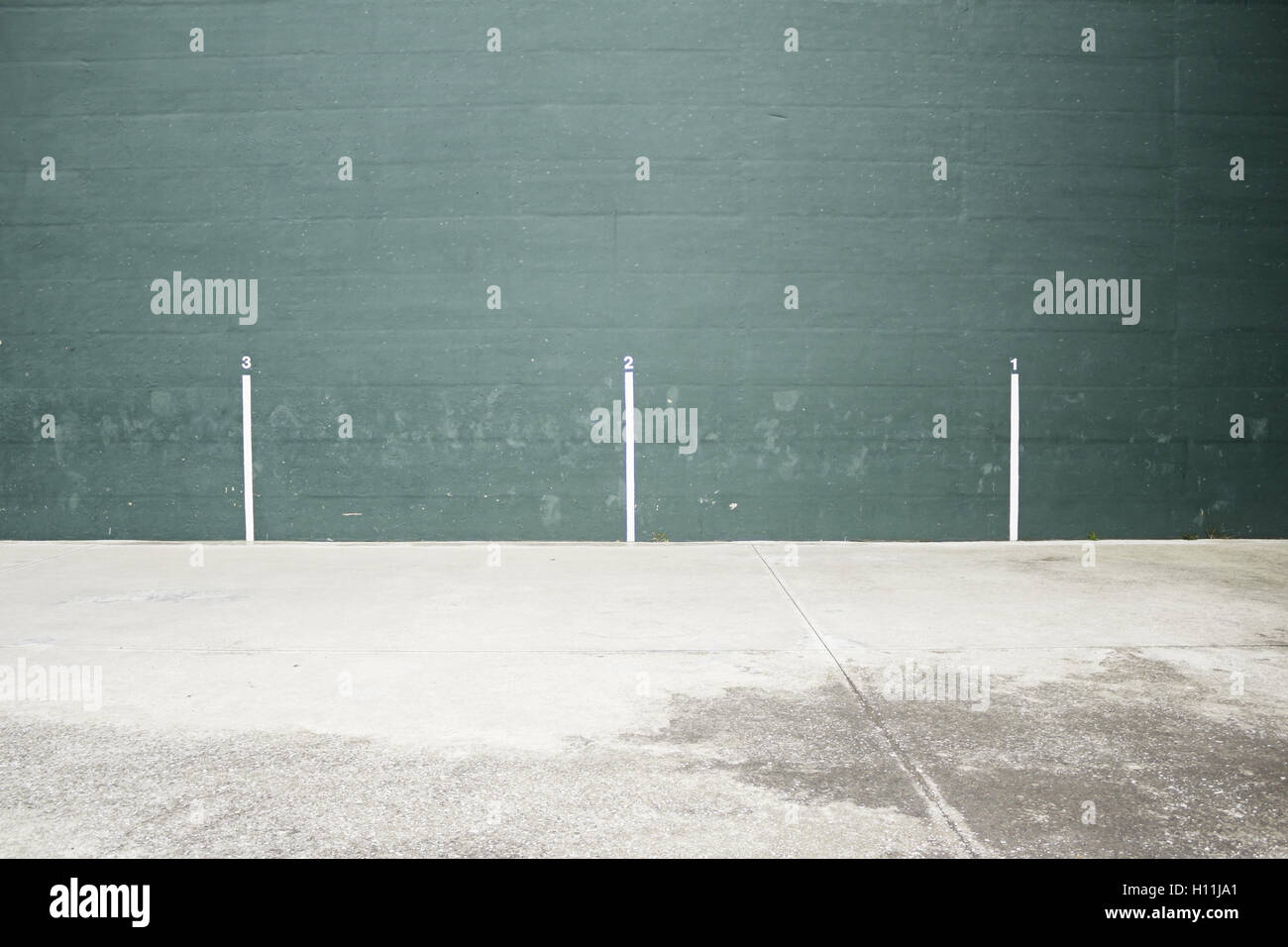 Balle de tennis dans la main Sports Centre, sports et loisirs Banque D'Images