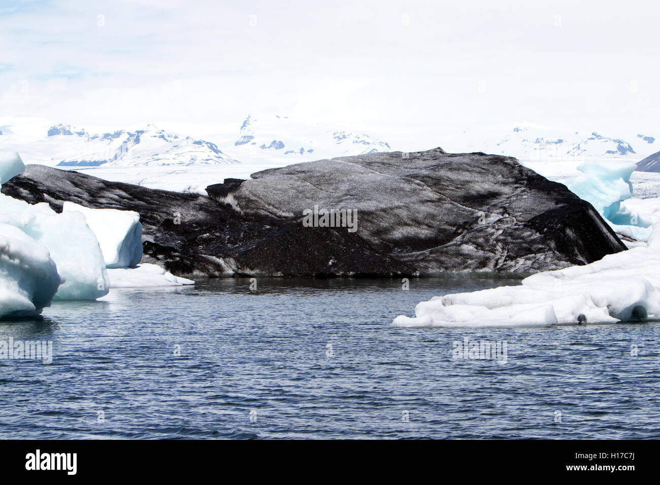 Grand couvert de cendres à iceberg Jokulsarlon glacial lagoon Islande Banque D'Images