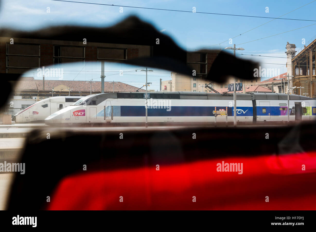 Vue d'un train pour un voyage à Marseille, France. Banque D'Images