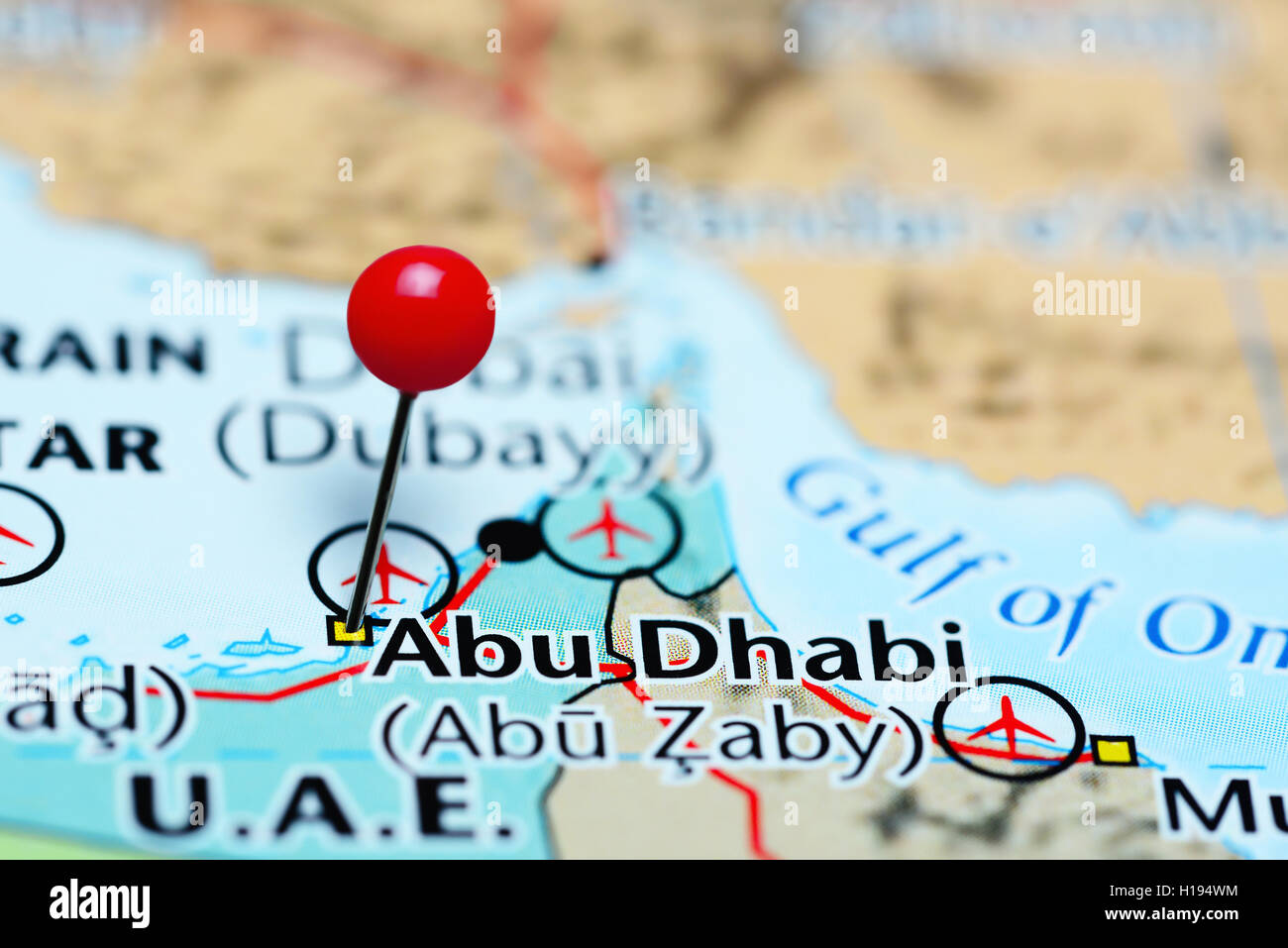 Abu Dhabi sur une carte de l'eau Banque D'Images