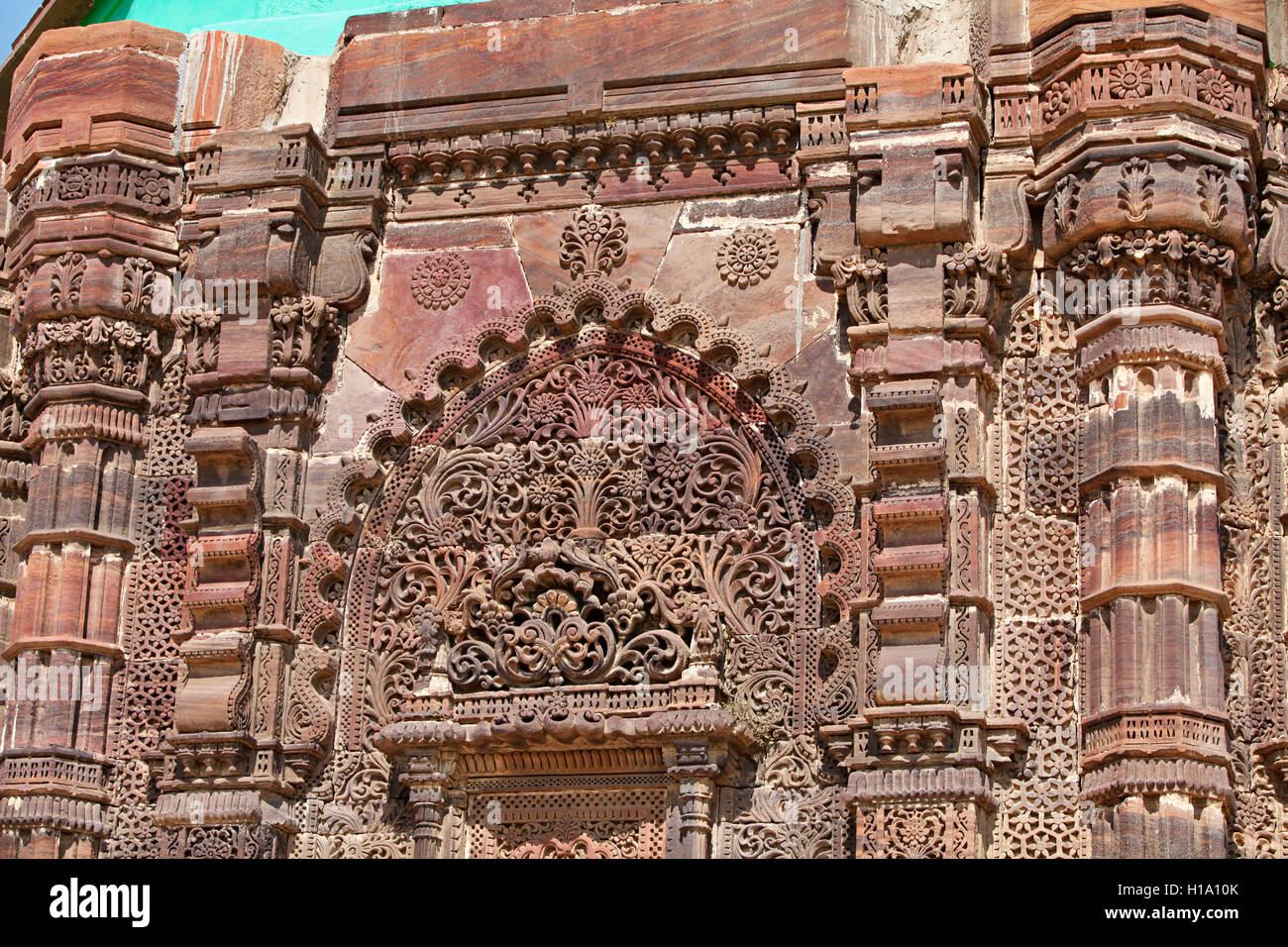 L'exécution du tombeau de ghaus mohammed kubo, lakhpat fort, Gujrat, india. lakhpat était connu comme basta bander Banque D'Images