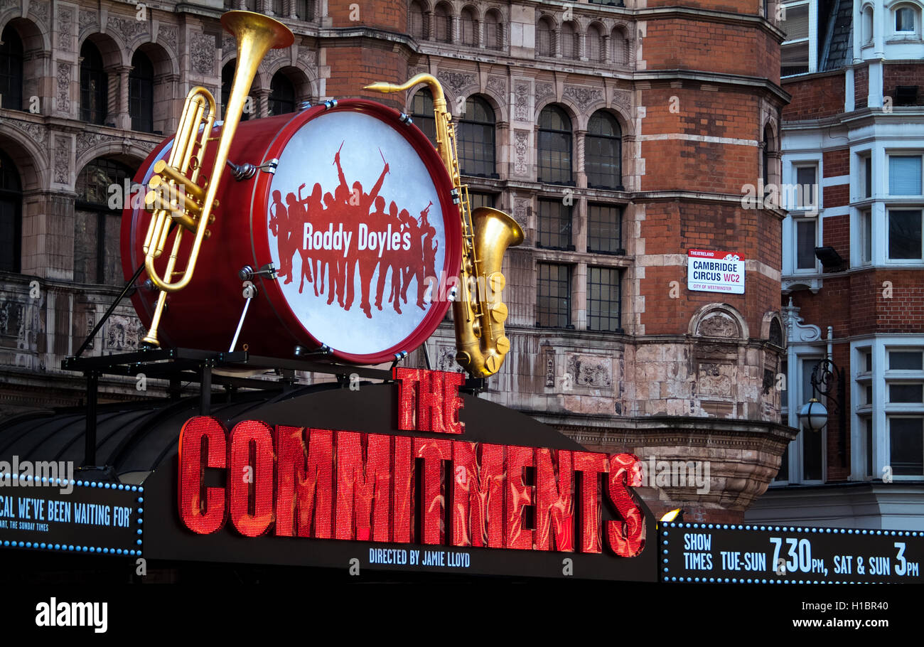 Londres, UK - OCT 2ND 2014 : Le Palace Theatre dans le centre de Londres la publicité de ses show Les engagements le 2 février 2014 Banque D'Images