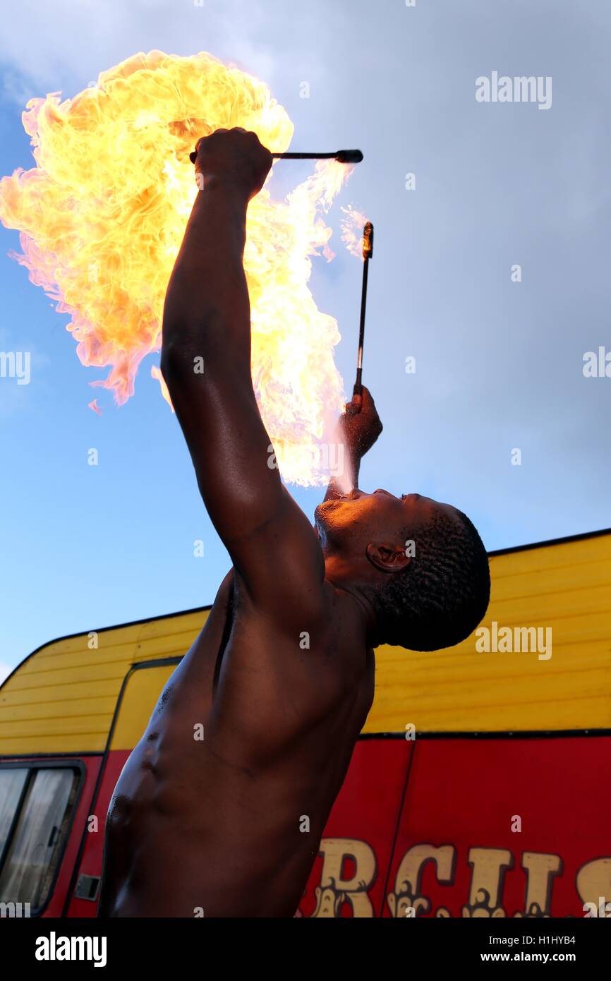 Mangeur de feu au cirque Banque D'Images