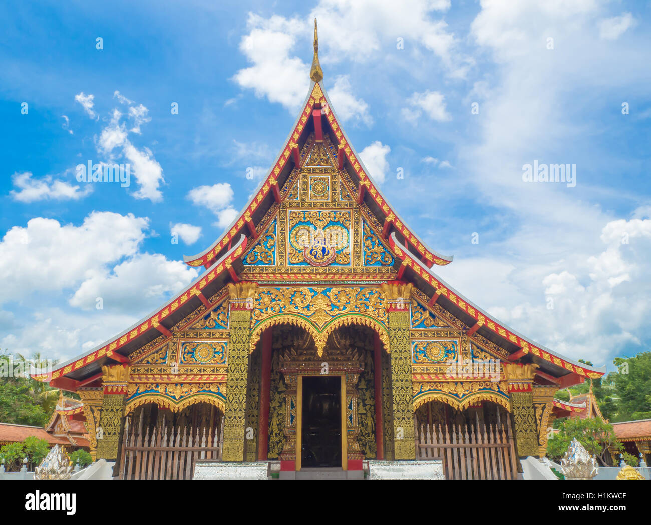 Temple Wat Kum, dans le bouddhisme, Khao Wong Kalasin Thaïlande Banque D'Images