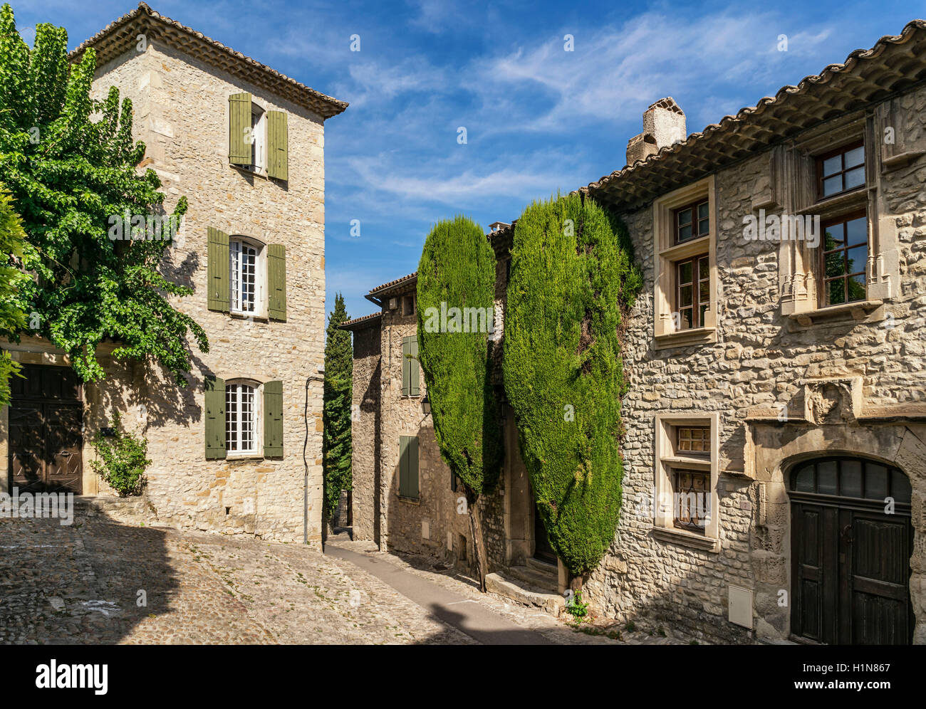 Ruelle en ville romaine Vaison la Romaine , Provence, Provence-Alpes-Côte d'Azur, Vaucluse, France Banque D'Images